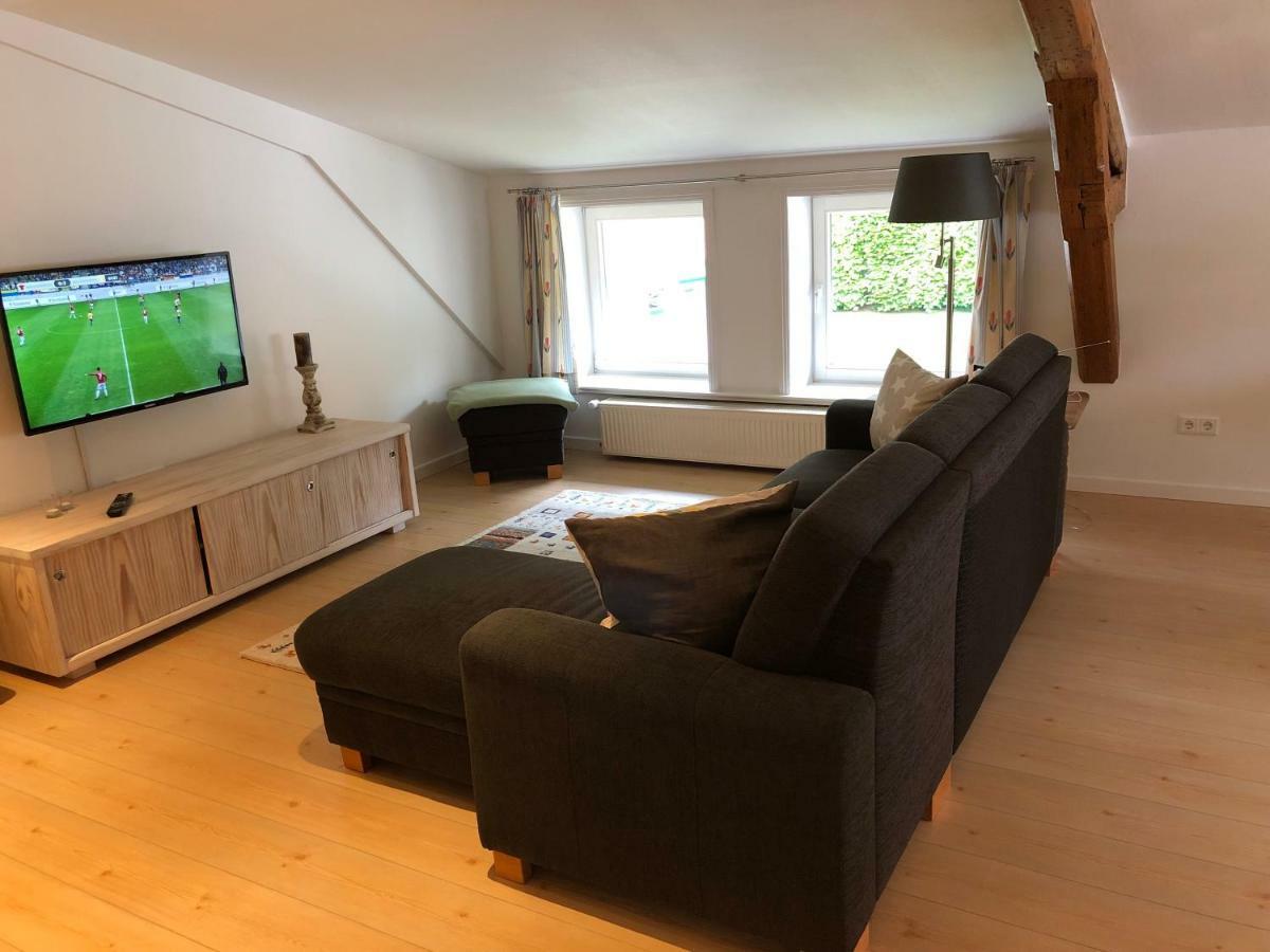 Apartment 5 *